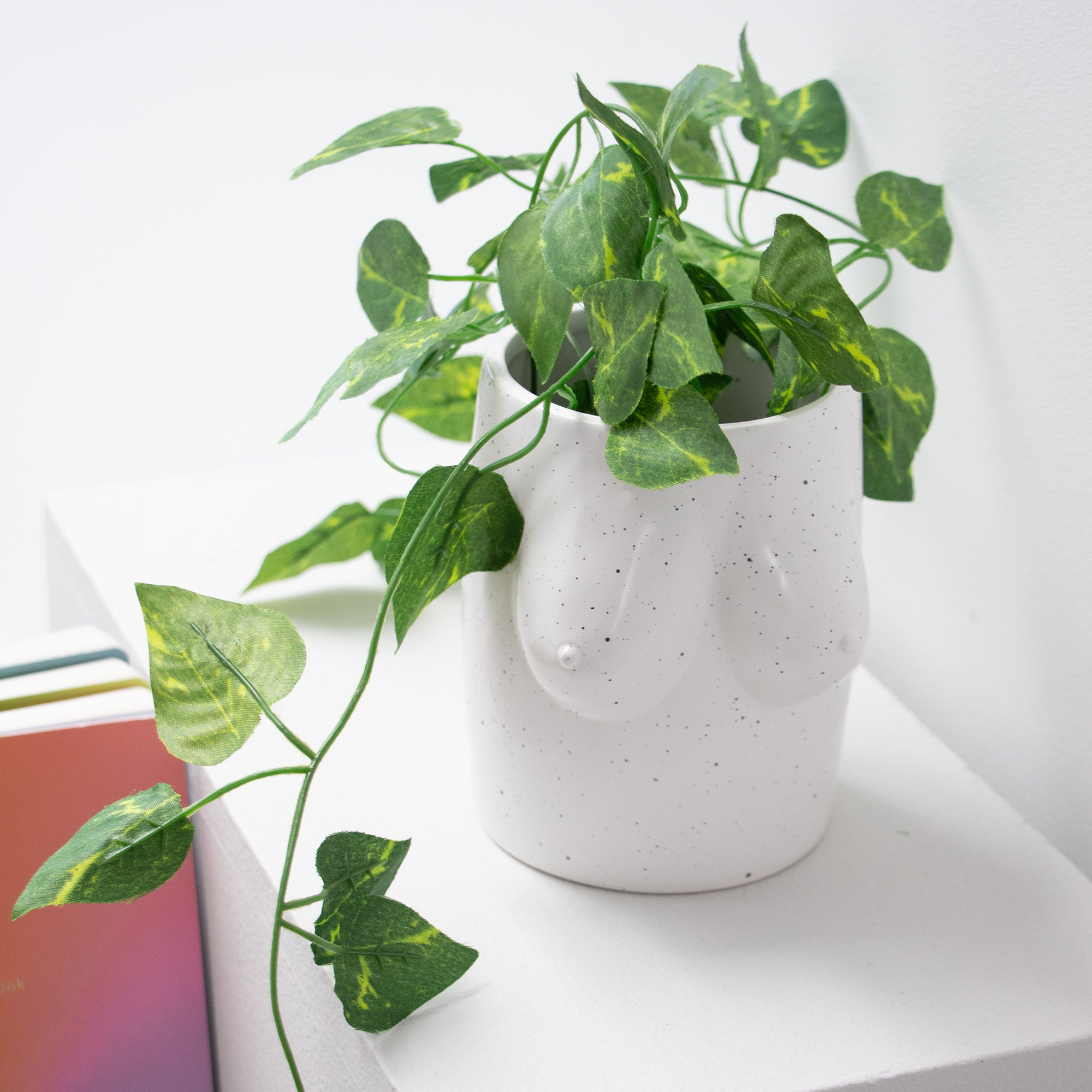 Vase "Tits" - White
