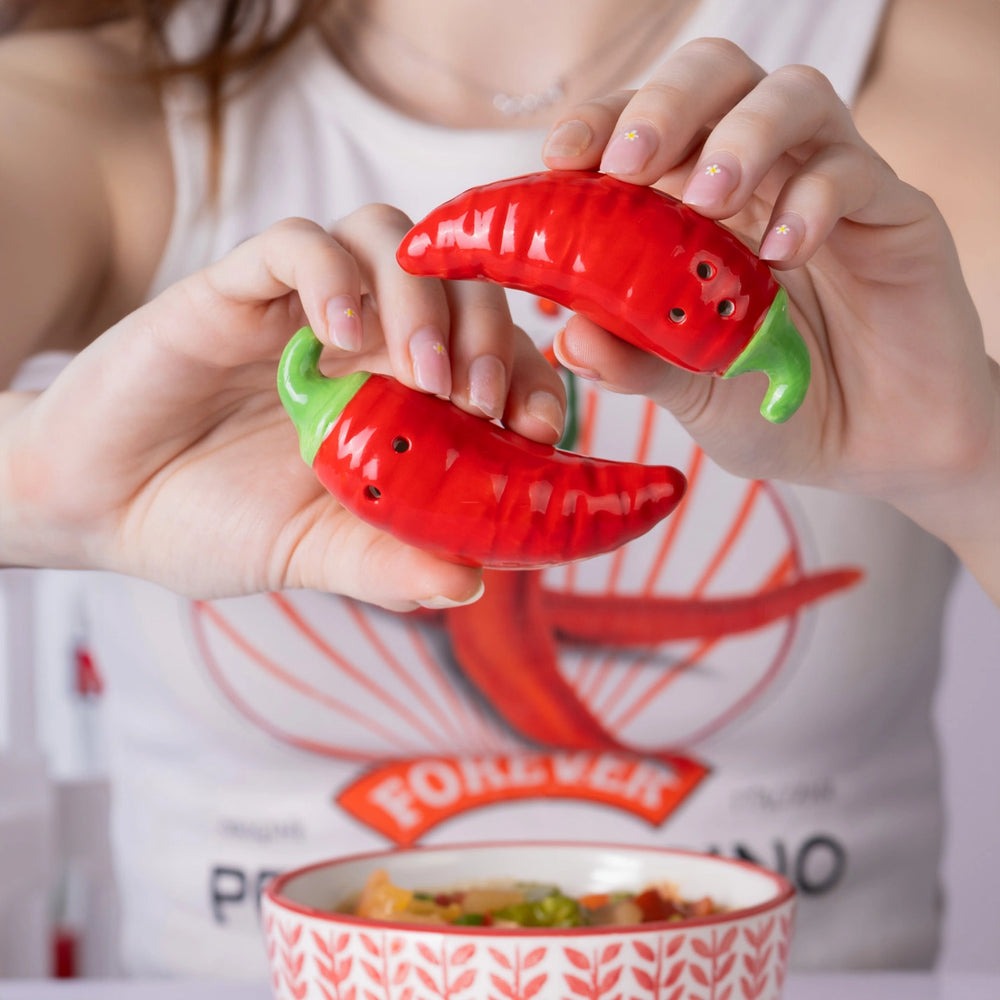 Salt and Pepper Shakers "Chilli"