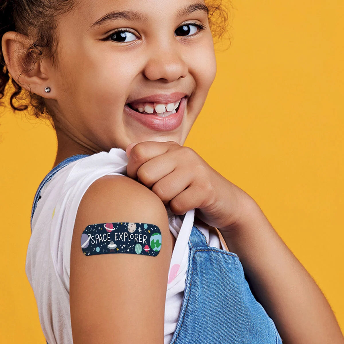 BE BRAVE - 30 PRINTED ADHESIVE BANDAGES - SPACE