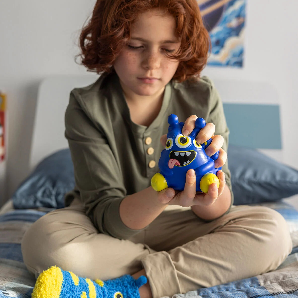 STRESS LESS - ANTI-STRESS TOY - MONSTER