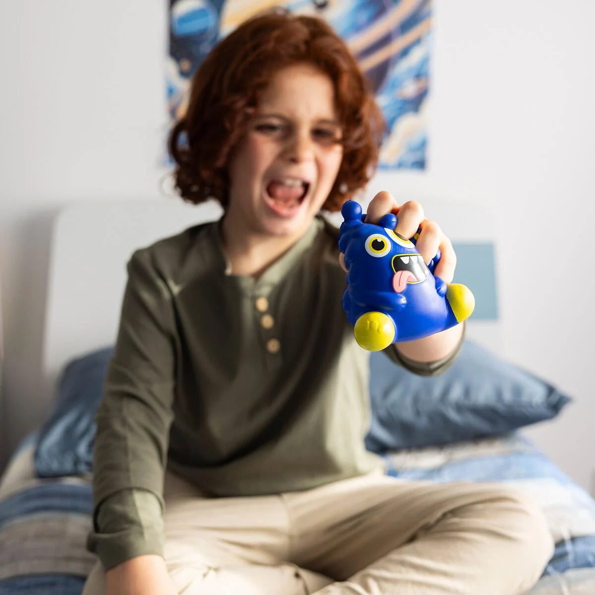 STRESS LESS - ANTI-STRESS TOY - MONSTER