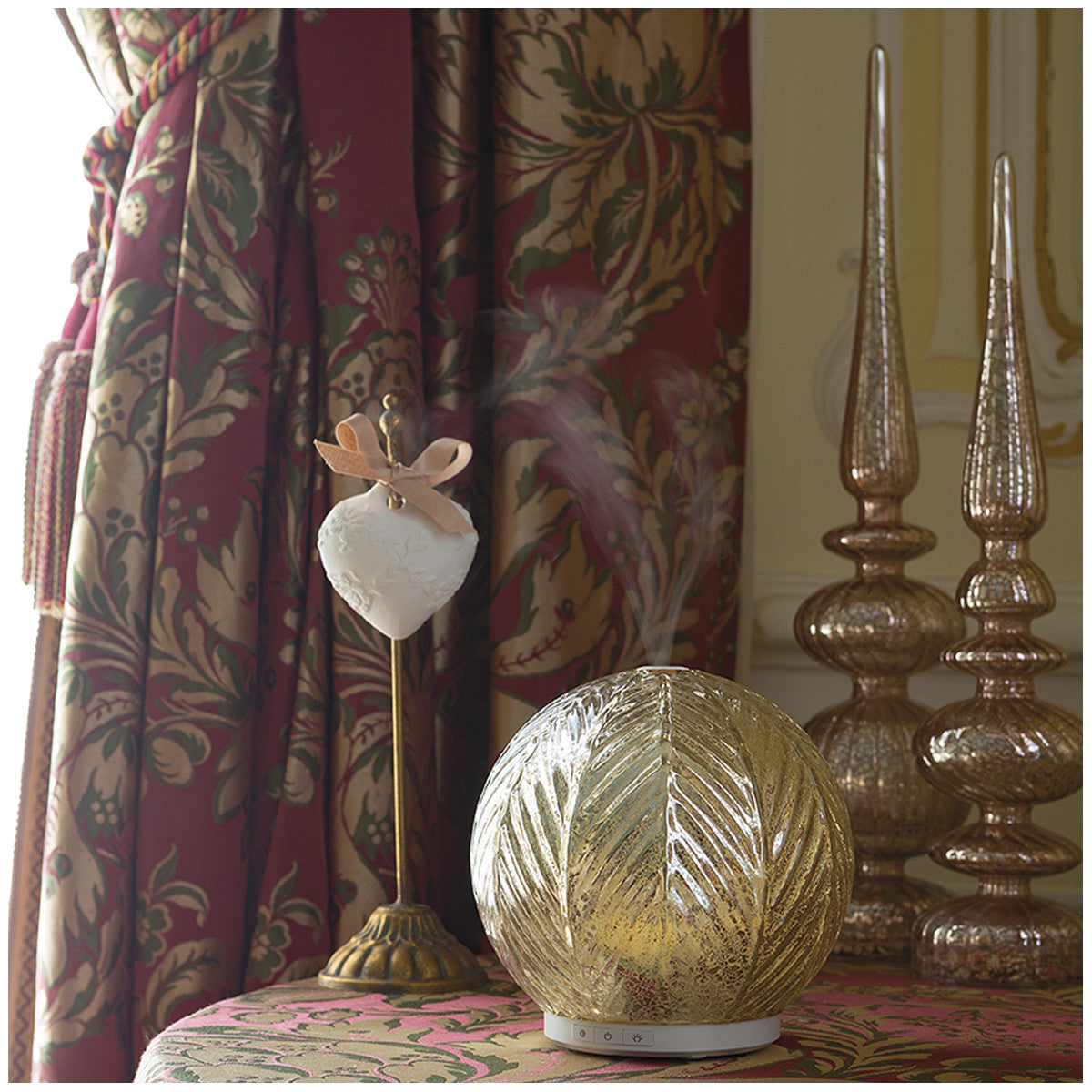 Gold Display Stand for Plaster Decors
