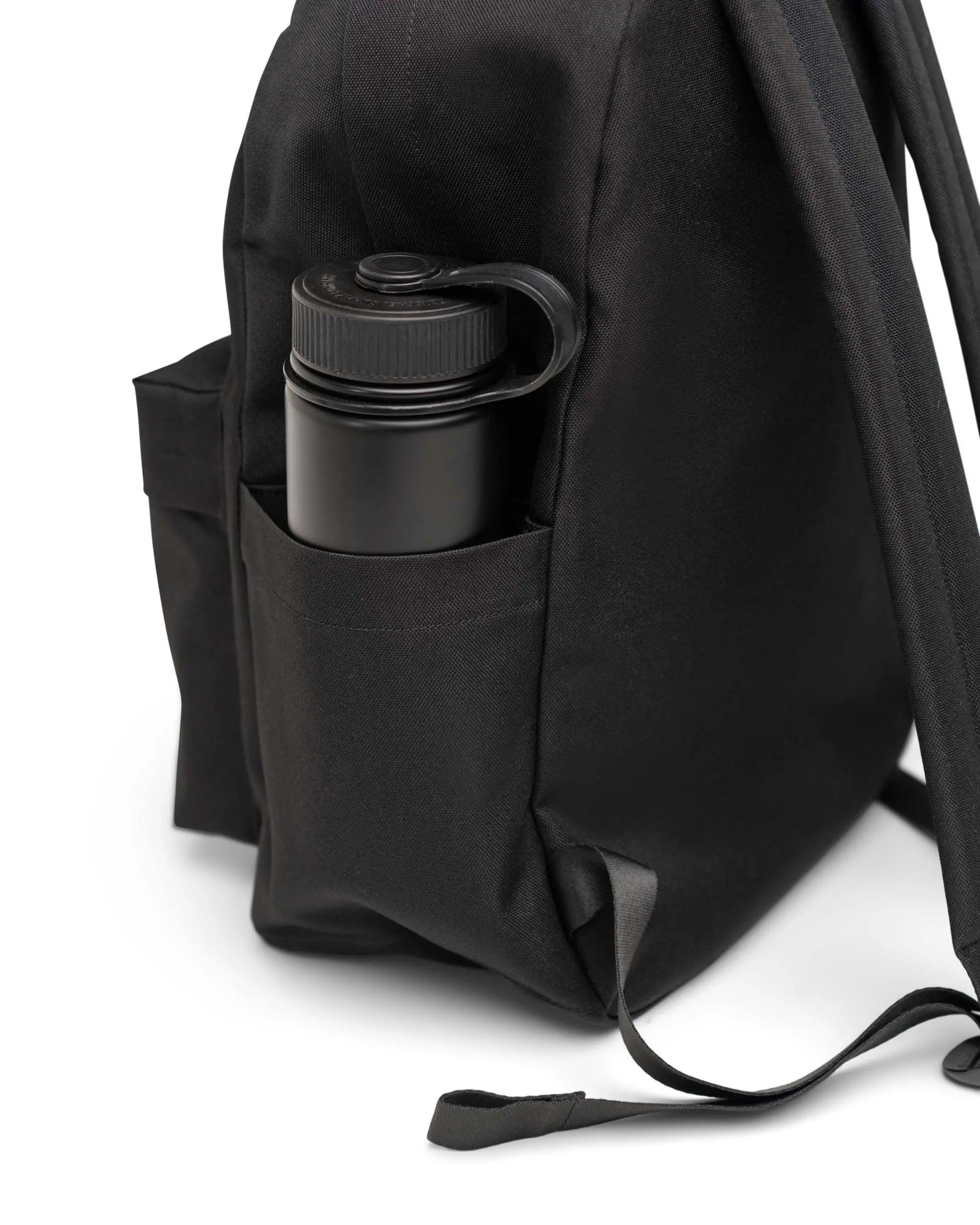 Classic™ Backpack Raven Crosshatch