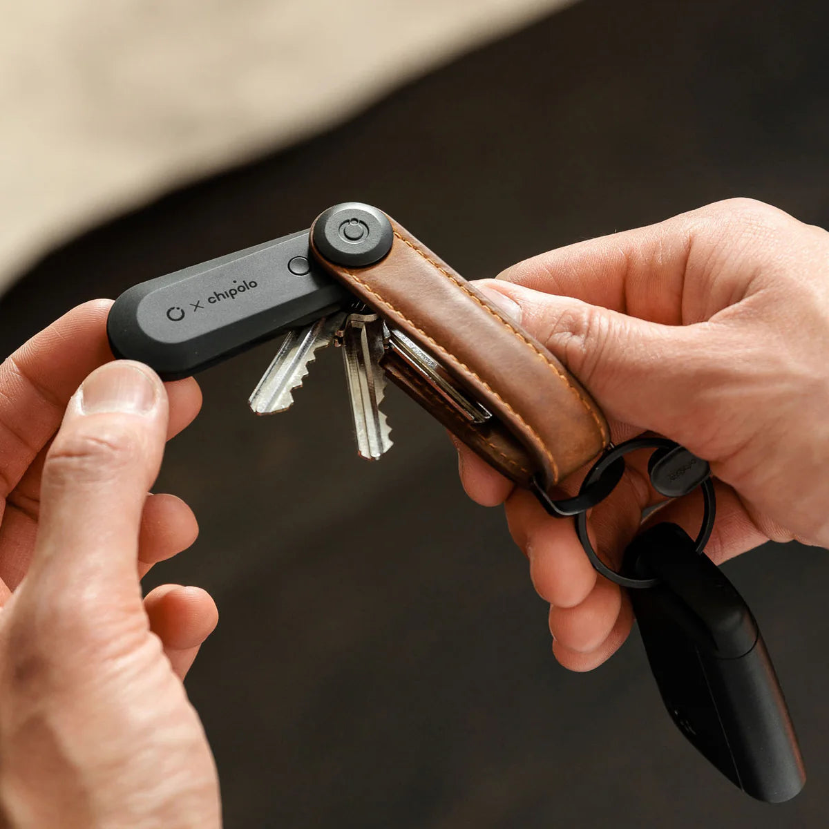 Orbitkey x Chipolo Bluetooth Tracker v2 - Black
